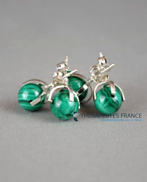 Puces d'oreilles en malachite